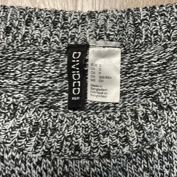Divided H&M small knitted top - Picture 2 of 3